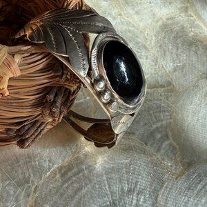Native American Sterling Onyx CUFF BRACELET Large Oval Stone E.R/ R.E hallmark